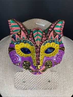 Vintage Style Venetian Cat Mask Enamel & Rhinestone Brooch Pin